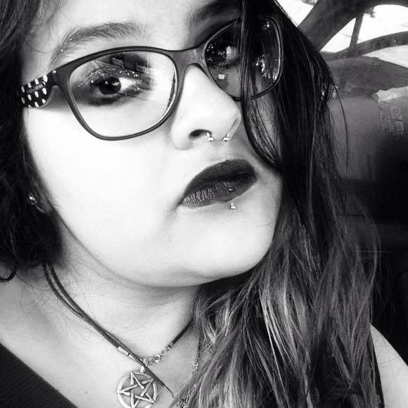 Meet your Posher, Sofia - Picture 1 of 1